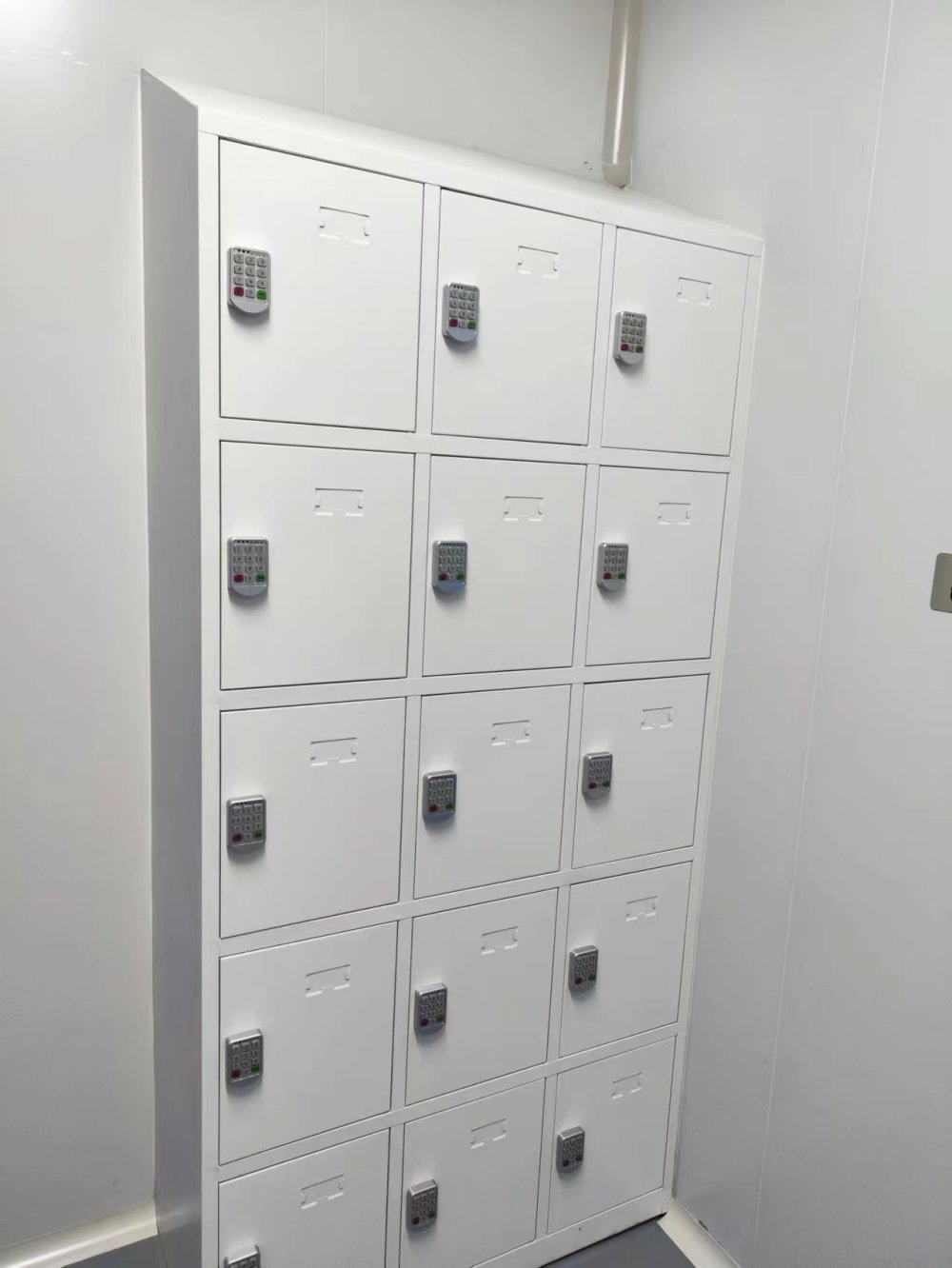 設備-斜頂式更衣密碼柜